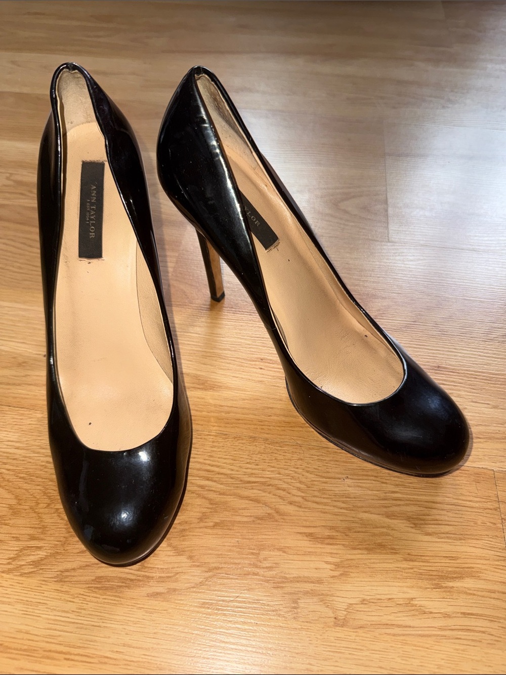 Ann Taylor Classic Black Patent Leather Pump Women's Heels Round Toe 7.5 Leather